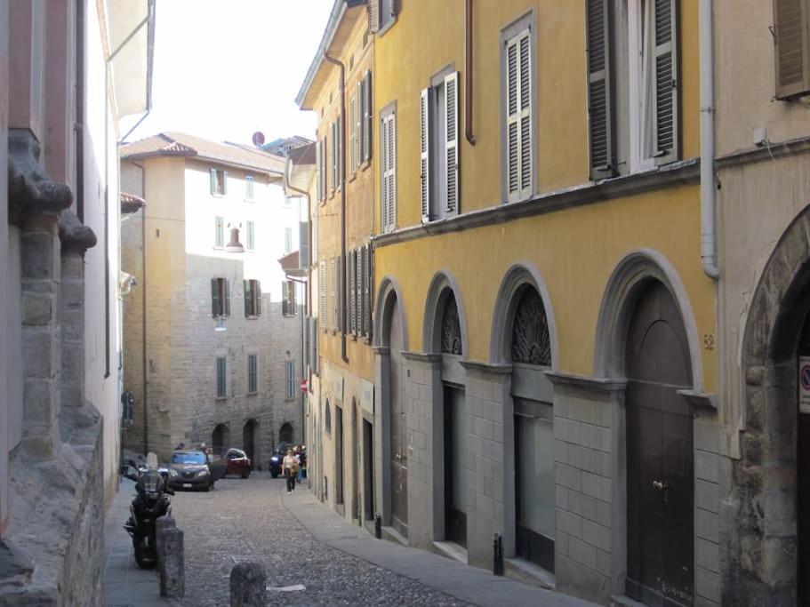 Casa Lalla In Centro Storico A بيرغامو المظهر الخارجي الصورة