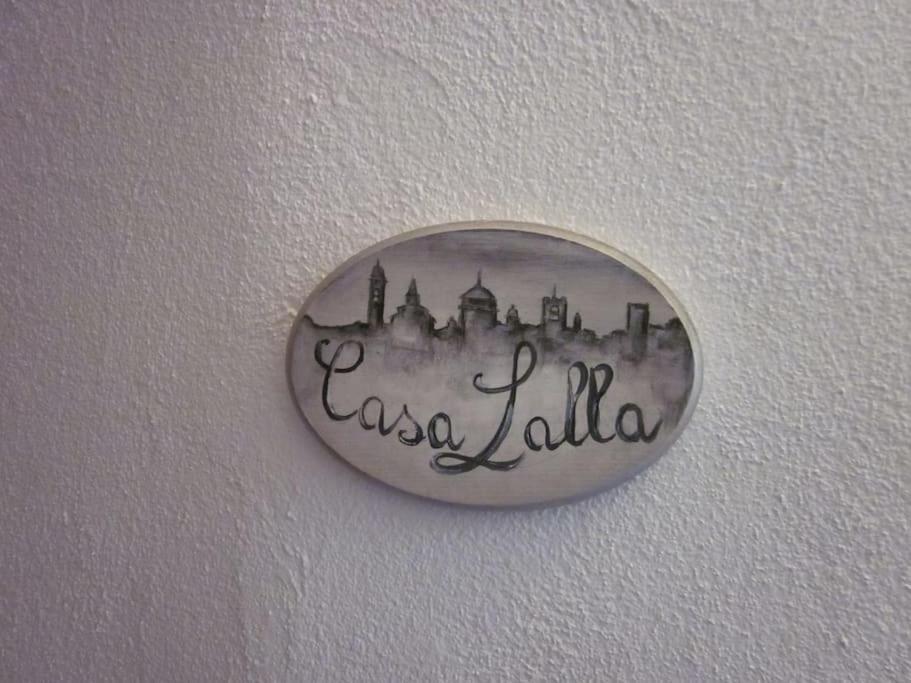 Casa Lalla In Centro Storico A بيرغامو المظهر الخارجي الصورة